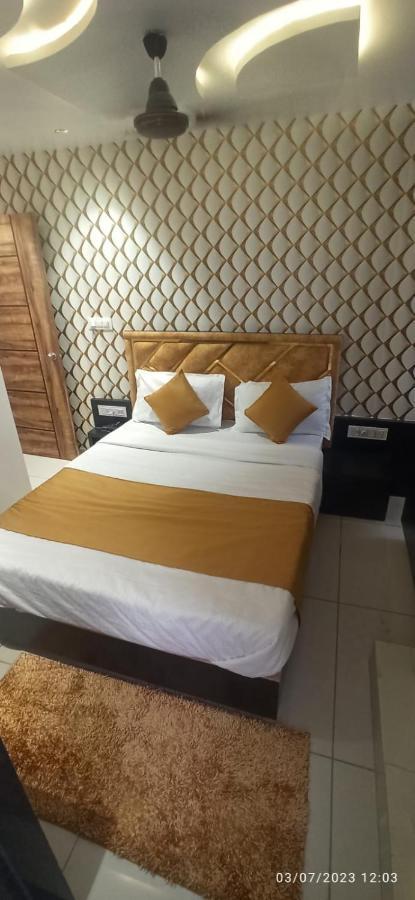 Prime View Hotel Ahmedabad Exterior foto